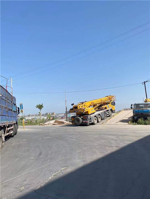 平山县25吨吊车的租赁价格大概是多少？