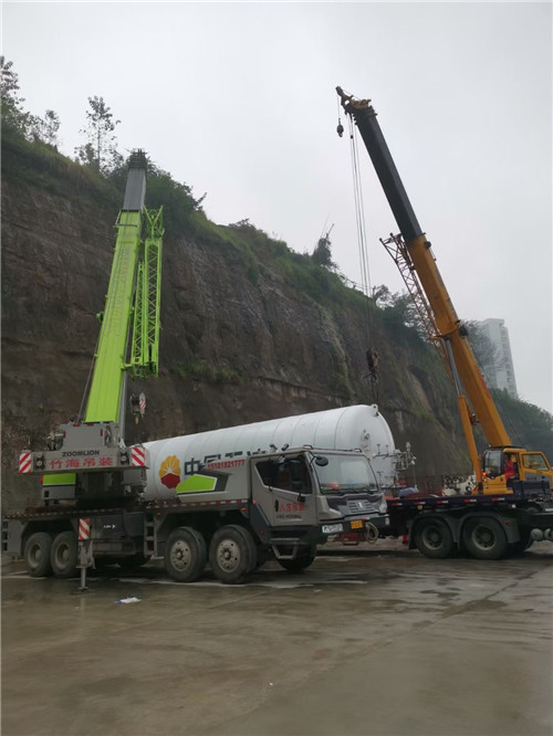 平山县“不怕风雨冻”—— 吊车的 “恶劣环境适应” 技术